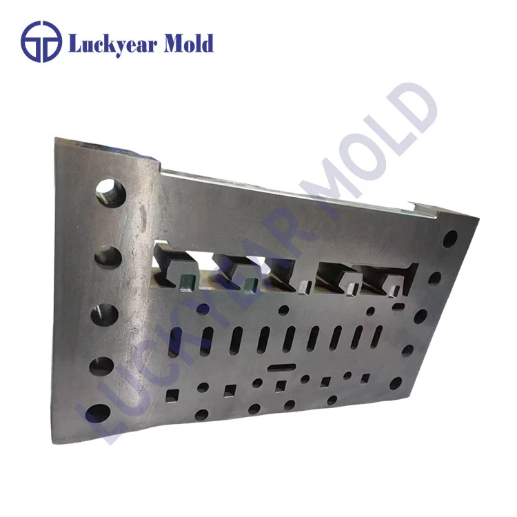 Napa CNC Machining piring penting kanggo manufaktur dhuwur-tliti?